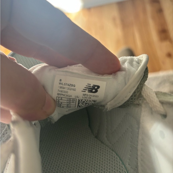 New Balance 574+ Sneaker Worn Once - Picture 5 of 5